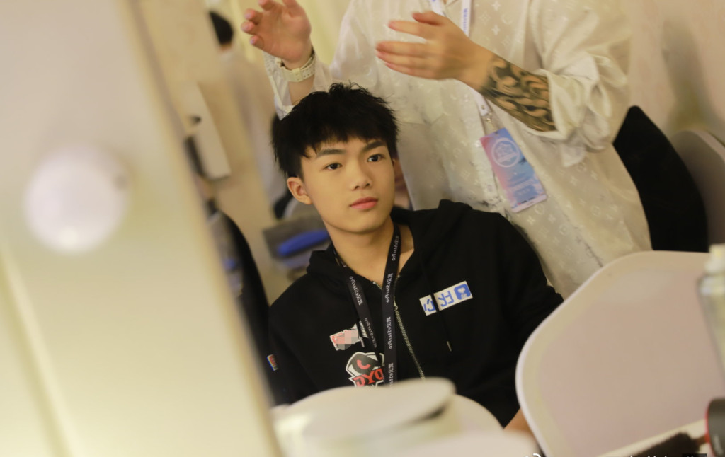 10杀0死清清助力dyg击溃e星赛场变为选手个人秀舞台