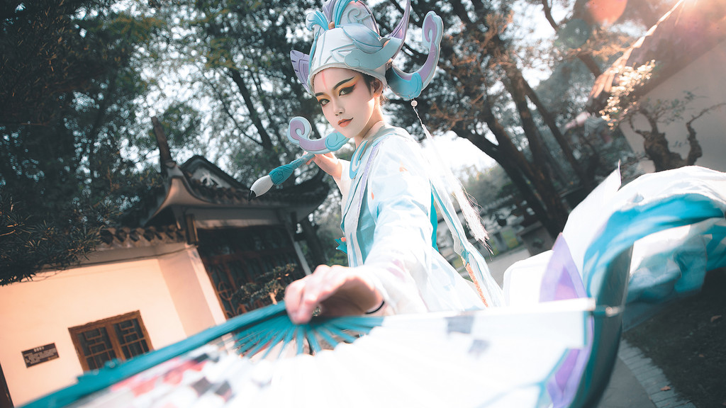 上官婉儿cosplay四舅拿支烟来