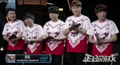 零封！JDG恐怖节奏3:0击溃RW！玩家疯狂吐槽：这状态S8别想了！