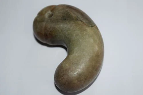 欲带勾玉必承其重 大佬们佩戴勾玉原来是为了……