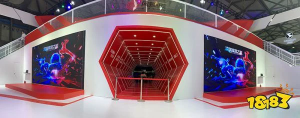 时尚潮男 绿茵之巅全新体验Chinajoy大曝光